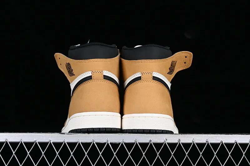All categories Air Jordan Jordan series basketball shoes Air Jordan 1 High LJR version Air Jordan 1 Rookie Of the Year AJ1 Joe 1 black brown toe 555088-700